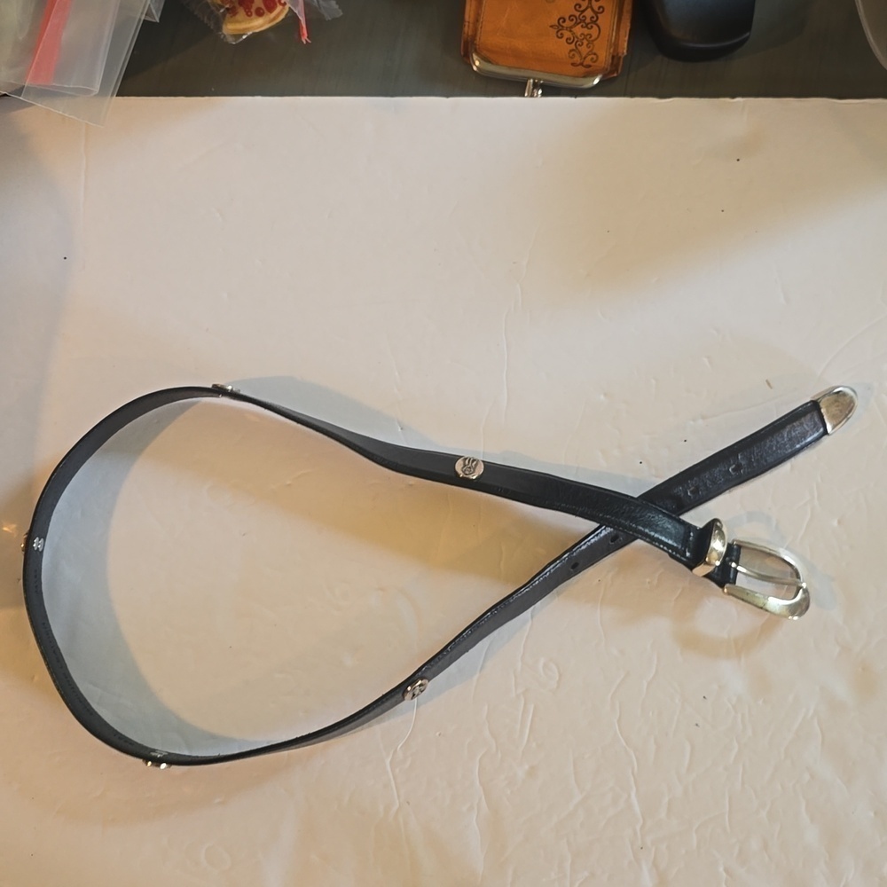 Mens Premium Black leather Silver emblem & buckle Golf Belt Vintage Sz.34 - Picture 5 of 9
